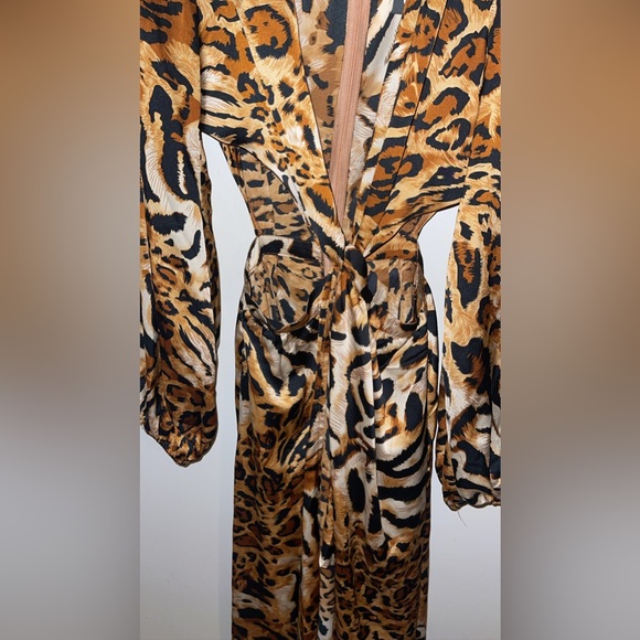 *NEW* Tiger print Fresh Out The City CUT OUT
Maxi Dress - shopAKIRA - Picture 5 of 7